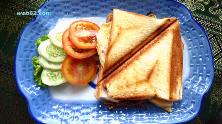 photo cheese egg toast in Phnom Penh