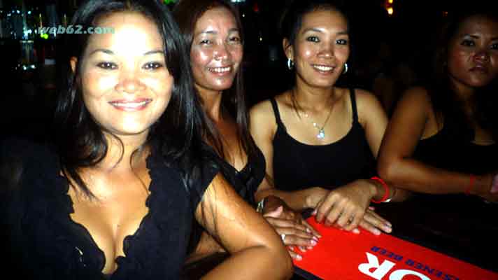  bar girls Phnom Penh