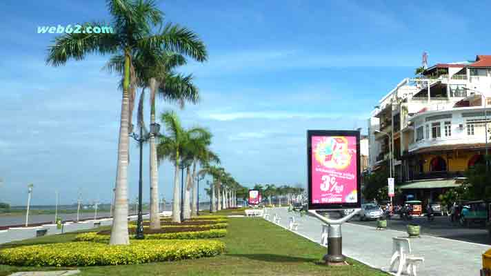 Phnom Penh Riverside promenade