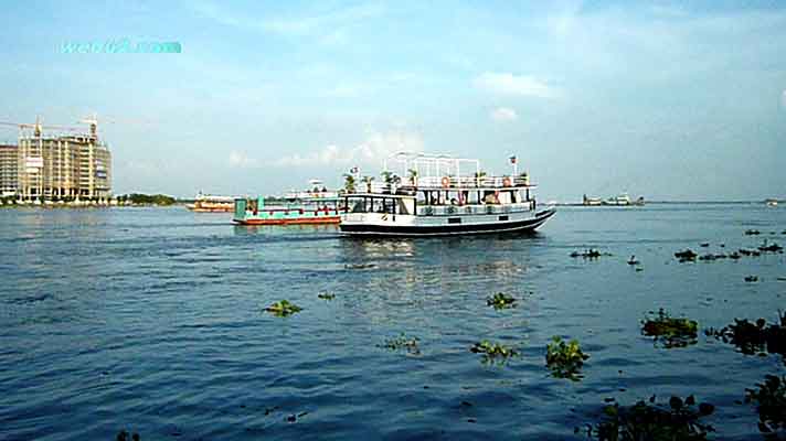 Phnom Penh Riverboat tours