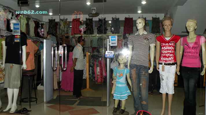 Fashion shopping in Galle, Sri Lanka