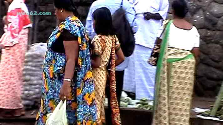 photo Sri Lankan girls in Kandy