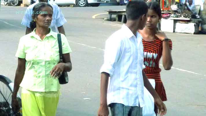 Girls in Galle Sri Lanka