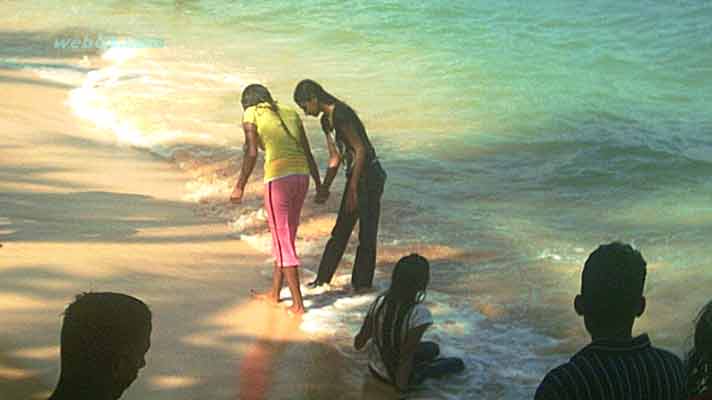 Sri Lankan Girls on the beach