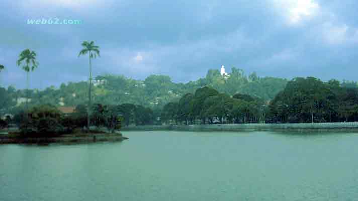 Kandy Lake Sri Lanka