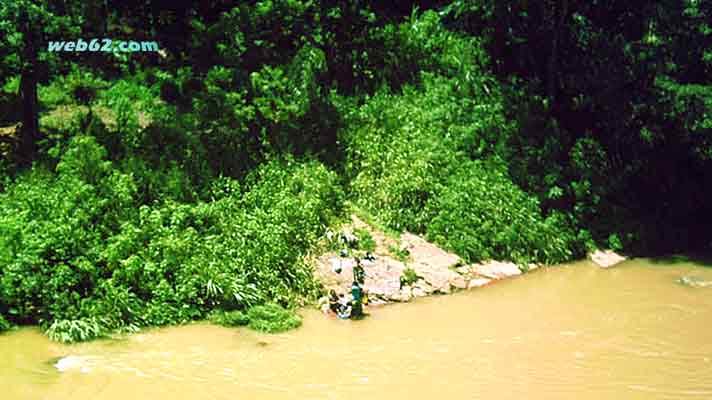 photo Mahavelli River Boat Tour in Sri Lanka