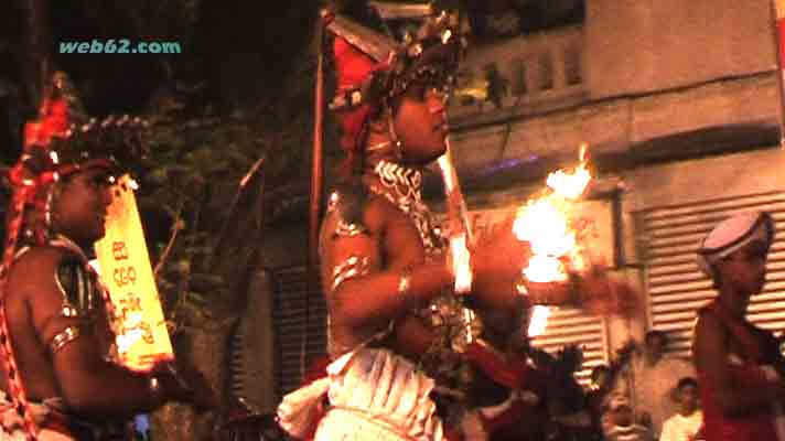 photo Kandy Perehara dancers