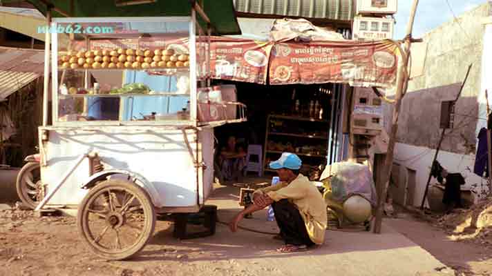 Street kitchen in Phnom Penh Street kitchen Phnom Penh