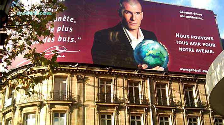 Zinedine Zidane Avenue des Champs-Elysees