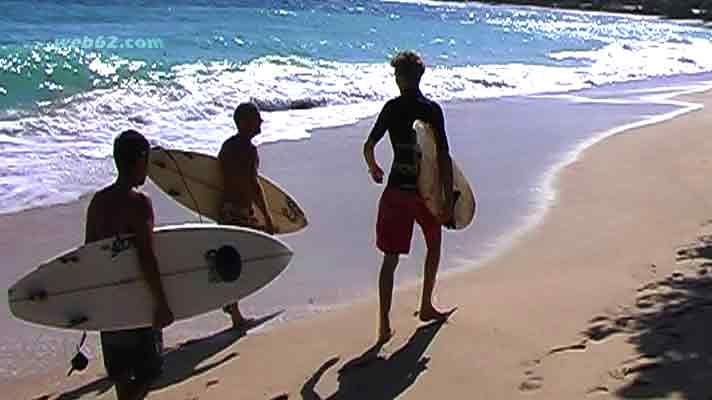 Photo from surfers in Unawatuna, Sri Lanka Unawatuna surfers